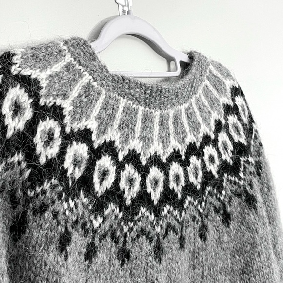 Pure Icelandic Wool Sweater Handknit by Reykjavik Craftsperson Women’s L/Men’s M - Picture 3 of 5
